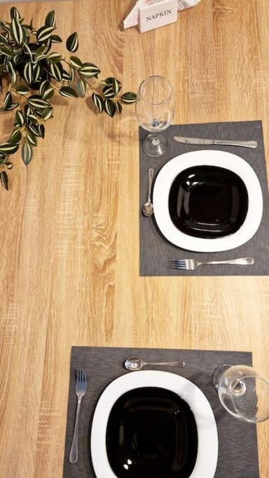 Chic Apt Near Acropolis - Avdi Square Athens Ngoại thất bức ảnh