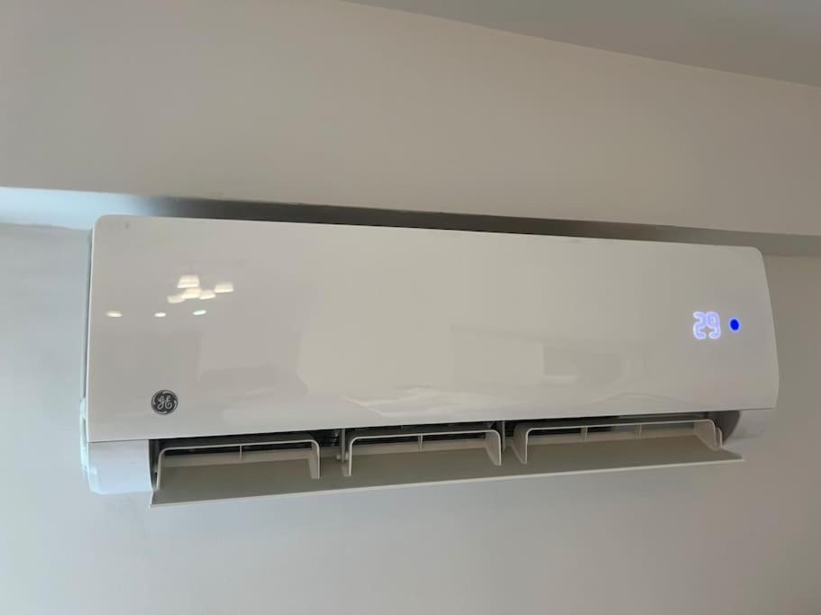 Chic Apt Near Acropolis - Avdi Square Athens Ngoại thất bức ảnh